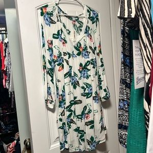 Old navy women’s dress M, new with tags never worn